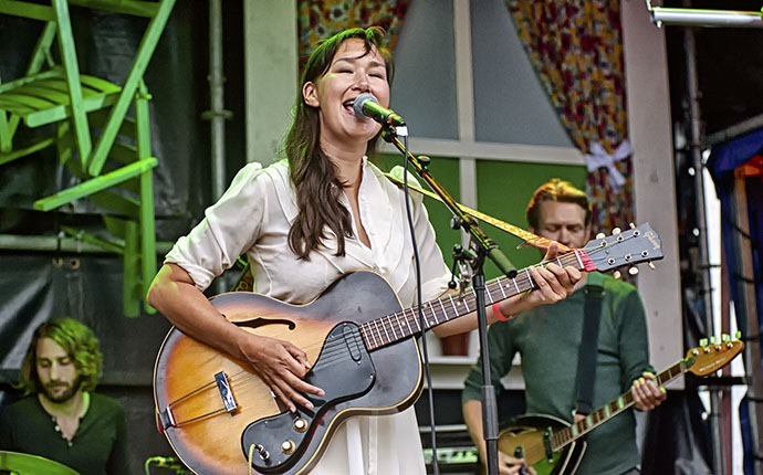Nive and the Deer Children || Photo © Henk Beenen