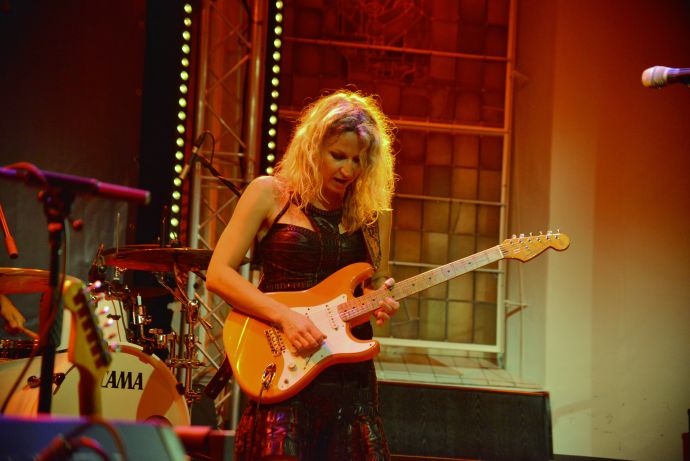 Ana Popovic || Photo: © Henry Knegt ana_popovic_22